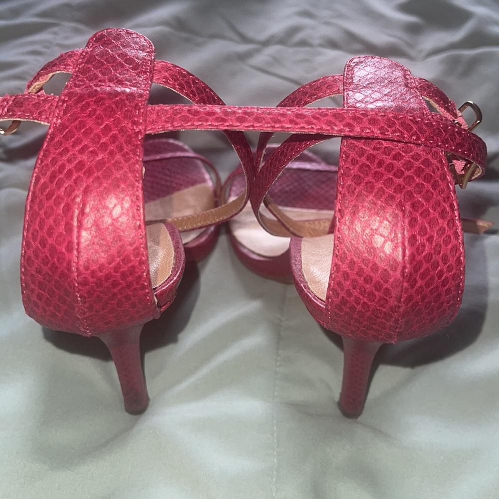 Gorgeous Double Ankle Strapped Heels - Picture 5 of 5